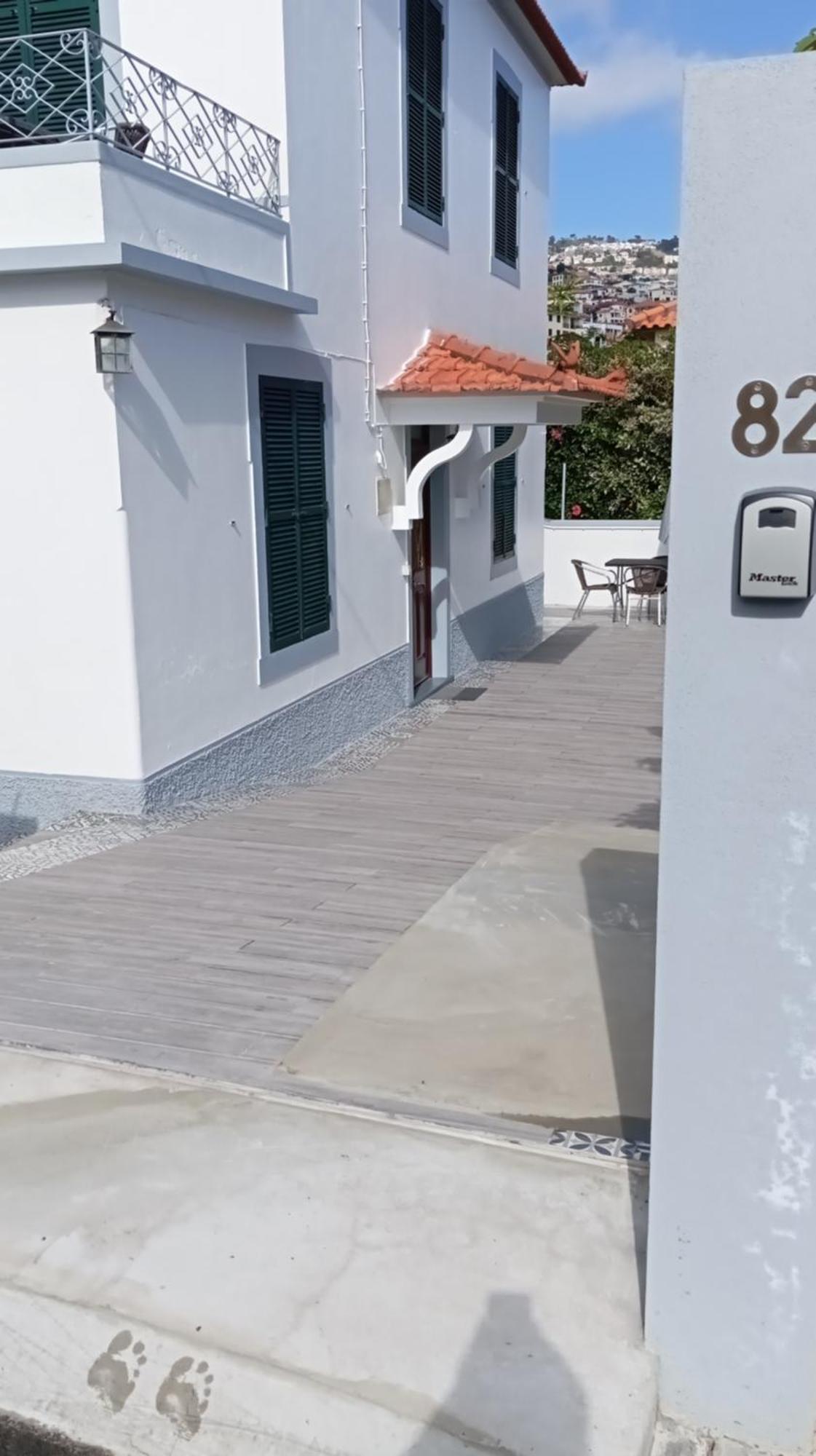 Bus Stop House 82 フンシャル エクステリア 写真