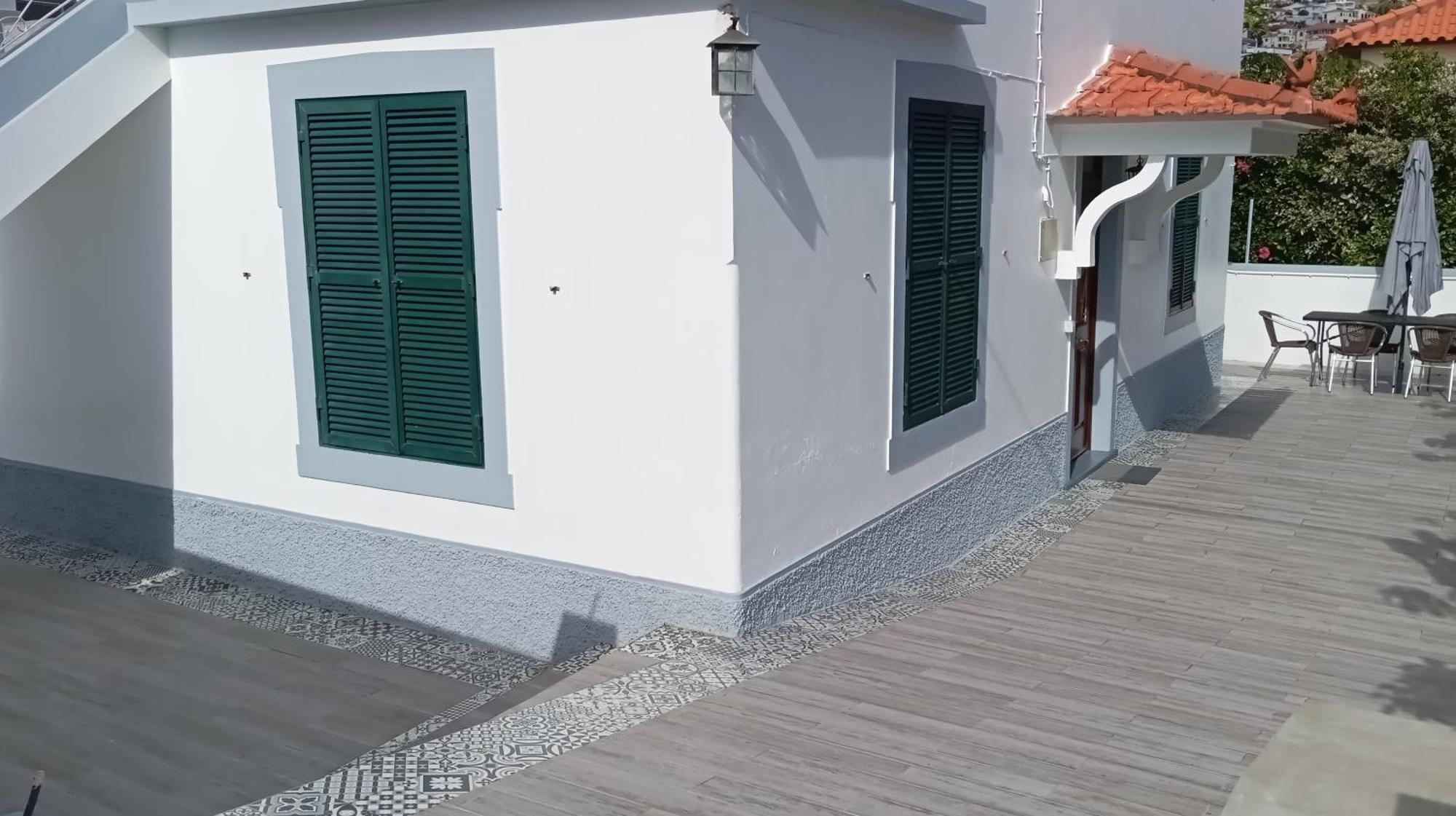 Bus Stop House 82 フンシャル エクステリア 写真